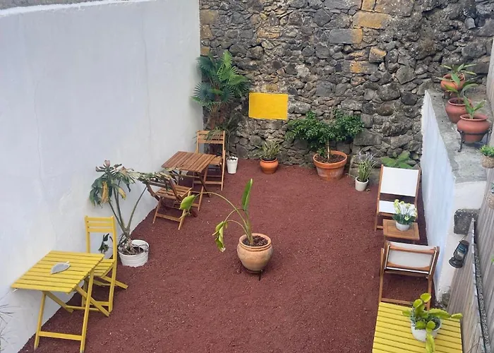 Fenais Da Luz House